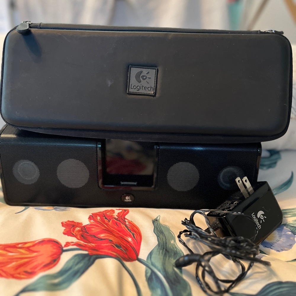 Logitech portable Speaker System with Accessories